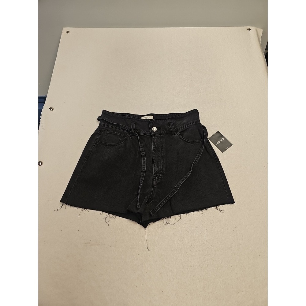 Forever 21 Black Denim Cut Off Belted‎ Mom Jean Shorts High Rise  Size 30 New